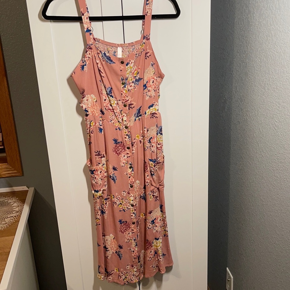 Xhilaration | light pink floral midi dress | size small